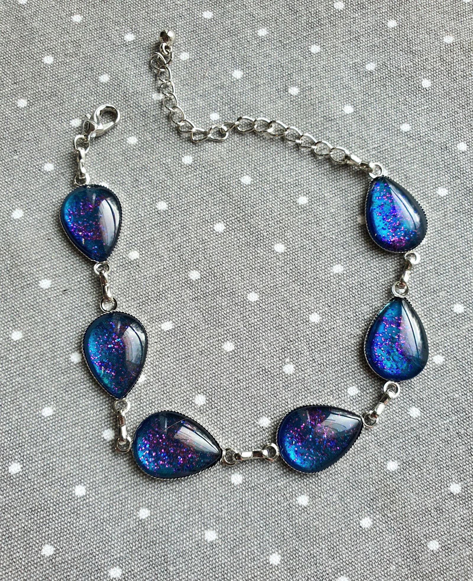Bracelet à cabochons 